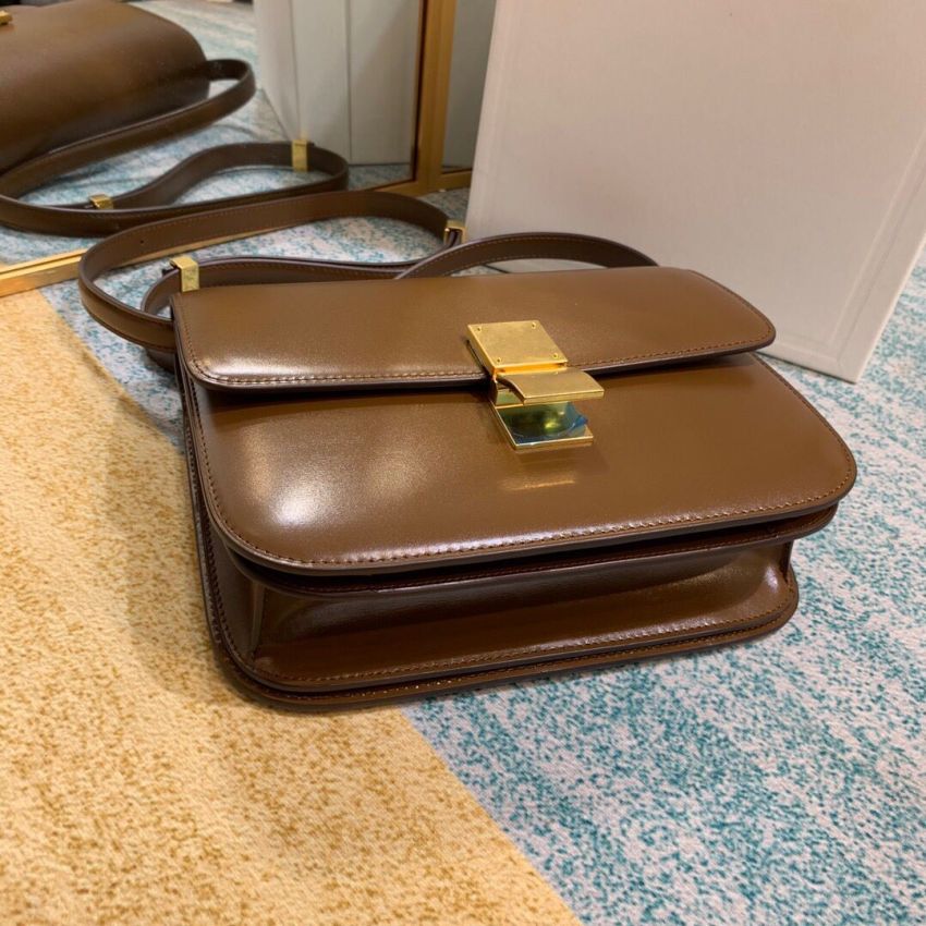 Ce1i*e Classic Box calfskin Shoulder Bag