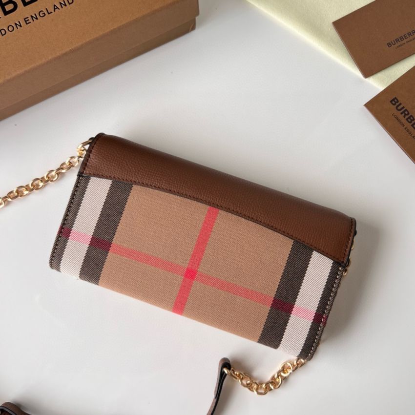Bv*b*rry Check Chain Wallet