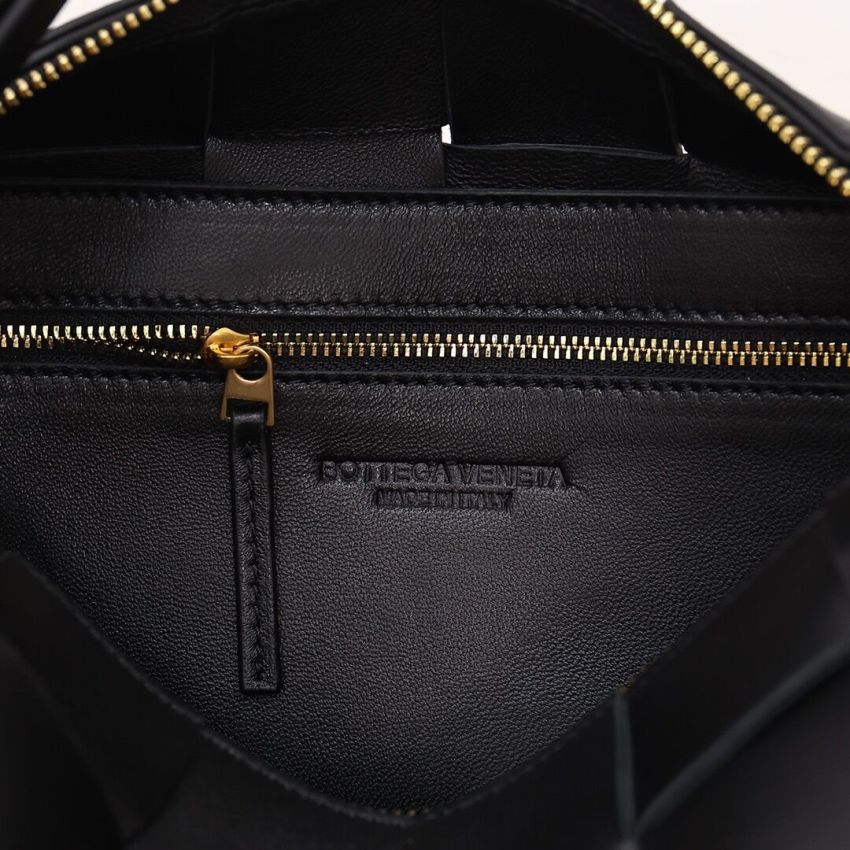B0tt*ga Ven*ta Brick Cassette Shoulder Bag