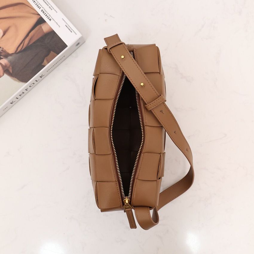 B0tt*ga Ven*ta Brick Cassette Shoulder Bag
