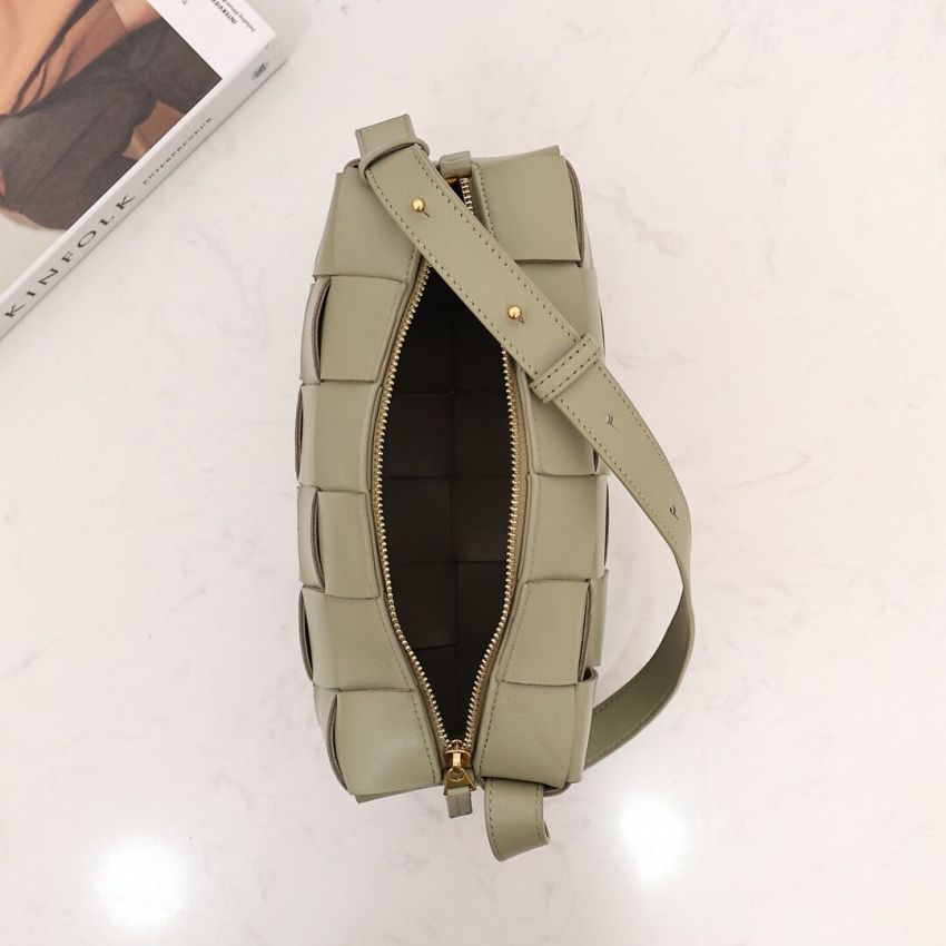 B0tt*ga Ven*ta Brick Cassette Shoulder Bag