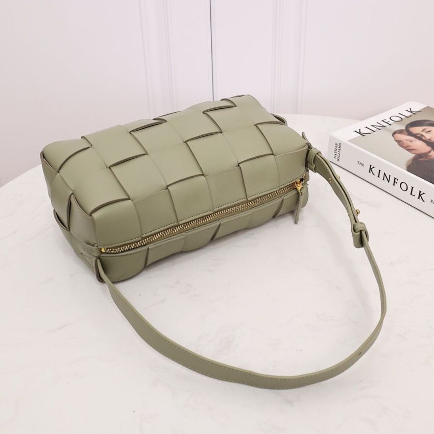 B0tt*ga Ven*ta Brick Cassette Shoulder Bag