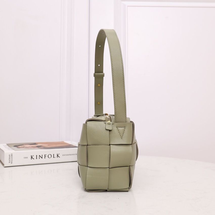 B0tt*ga Ven*ta Brick Cassette Shoulder Bag