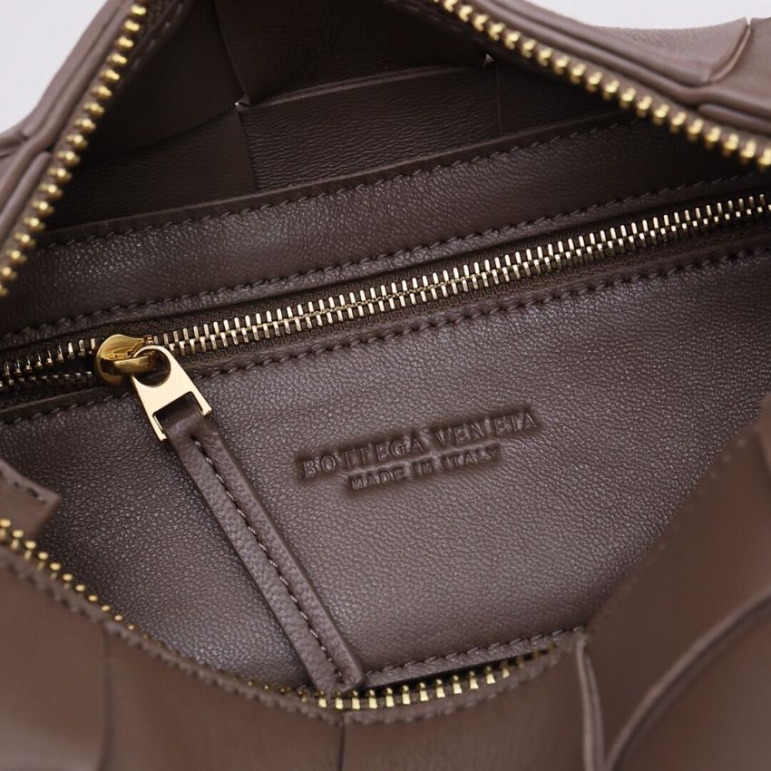 B0tt*ga Ven*ta Small Brick Cassette Shoulder Bag