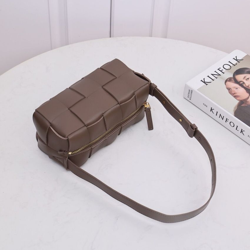 B0tt*ga Ven*ta Small Brick Cassette Shoulder Bag