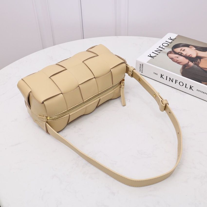 B0tt*ga Ven*ta Small Brick Cassette Shoulder Bag