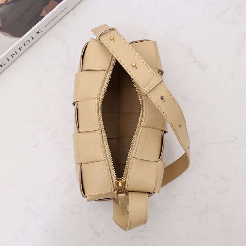 B0tt*ga Ven*ta Small Brick Cassette Shoulder Bag