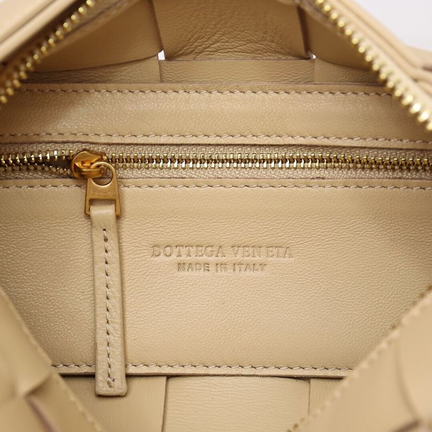 B0tt*ga Ven*ta Small Brick Cassette Shoulder Bag