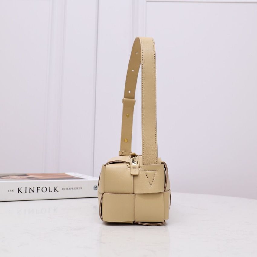 B0tt*ga Ven*ta Small Brick Cassette Shoulder Bag
