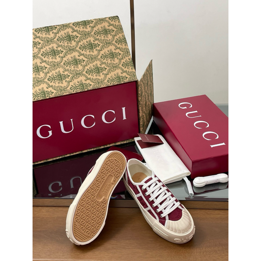 Women's Gvc*1 1977 Tennis Trainer