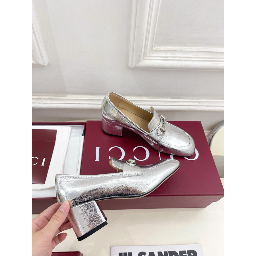 Women's loafer pump with Horsebit