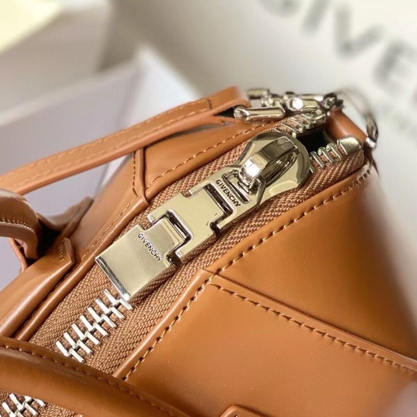 Givenchy Small Antigona Tote