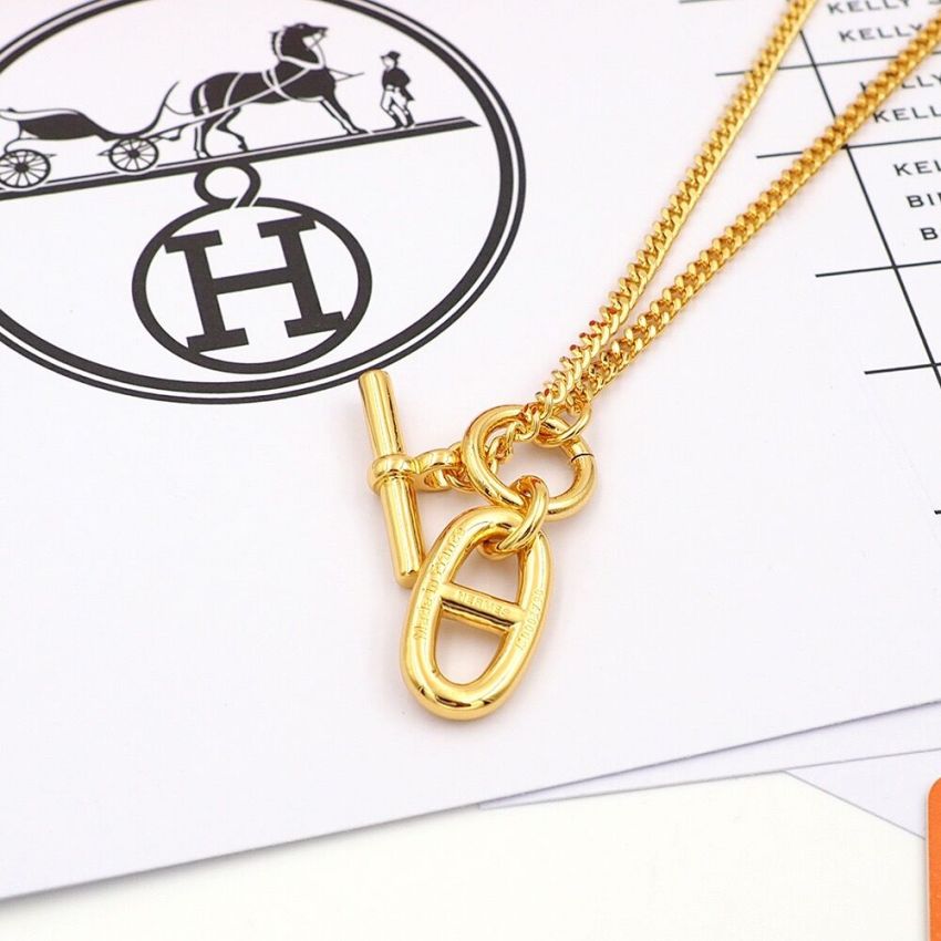 H**me5  Necklace