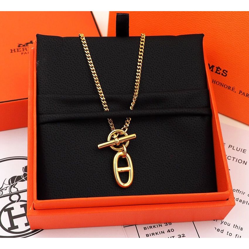 H**me5  Necklace