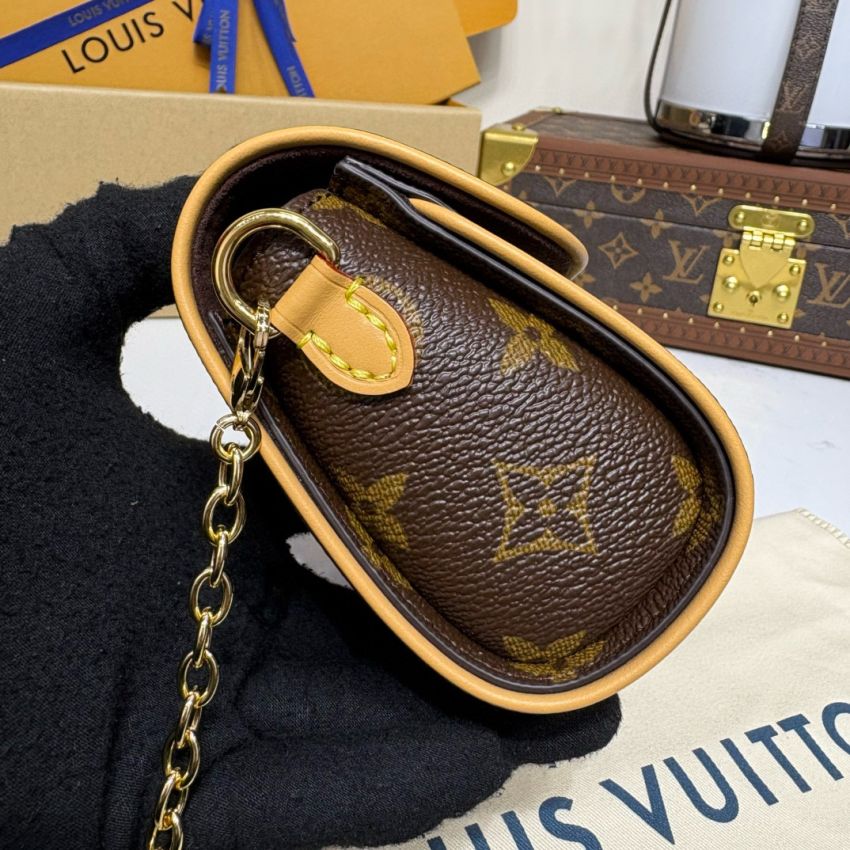 M13566 Pochette Camille