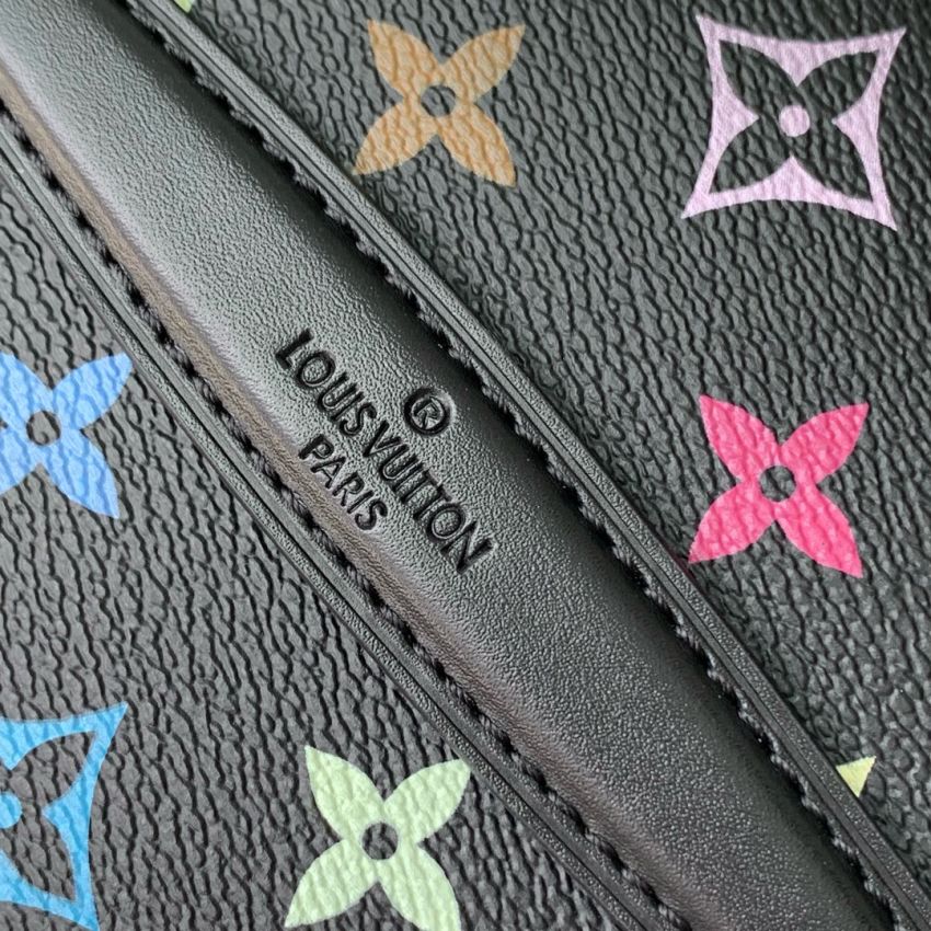 M13747 LV x TM Vanity Chain Pouch